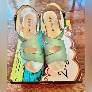 Brand New Zigi Soho Saffira Olive Green Wedge Sandals